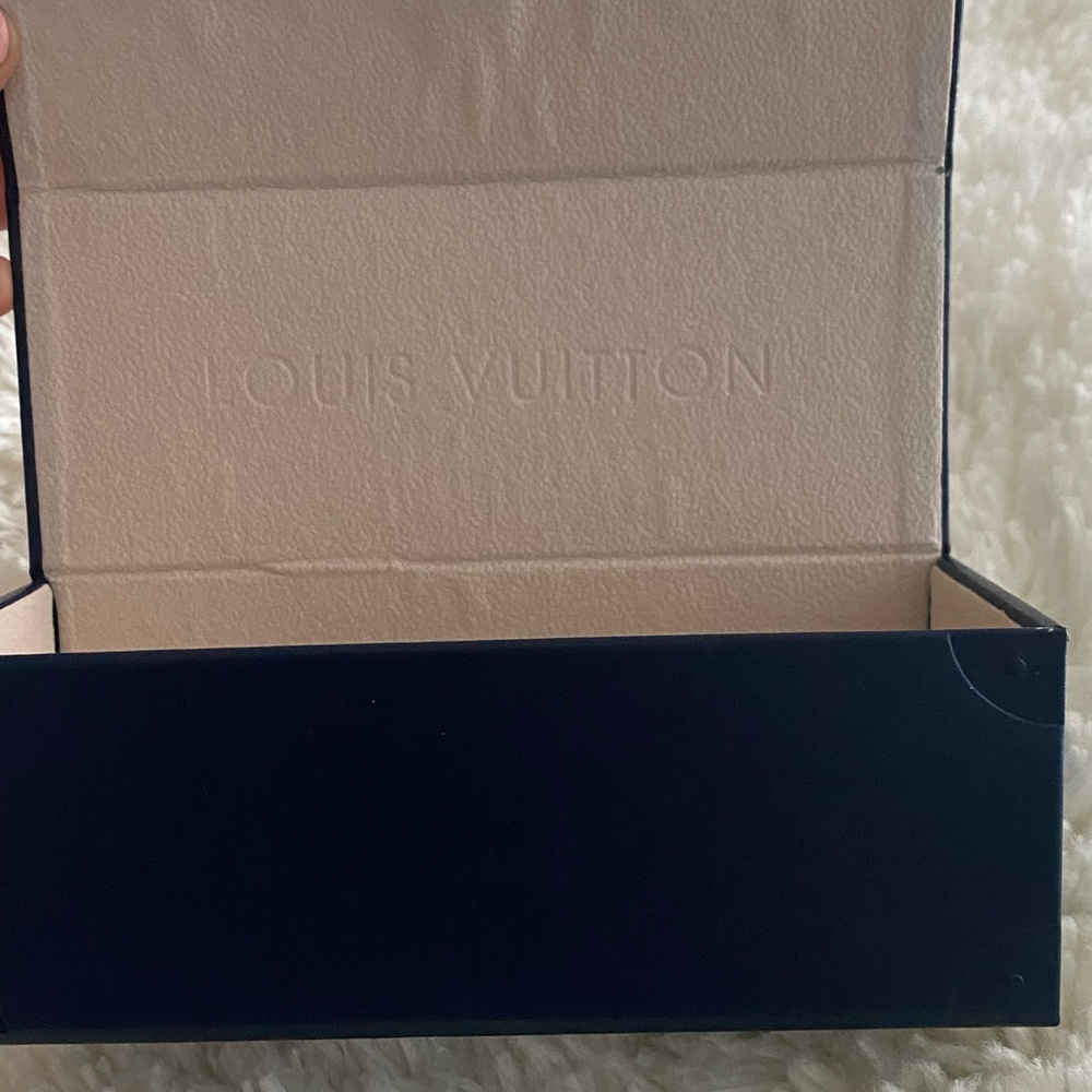 Louis Vuitton Blue Eyeglass, Sunglass Case - Picture 5 of 5